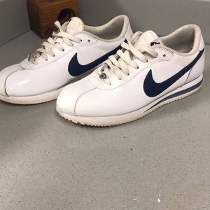 Size 9.5 NIKE CORTEZ WHITE NAVY